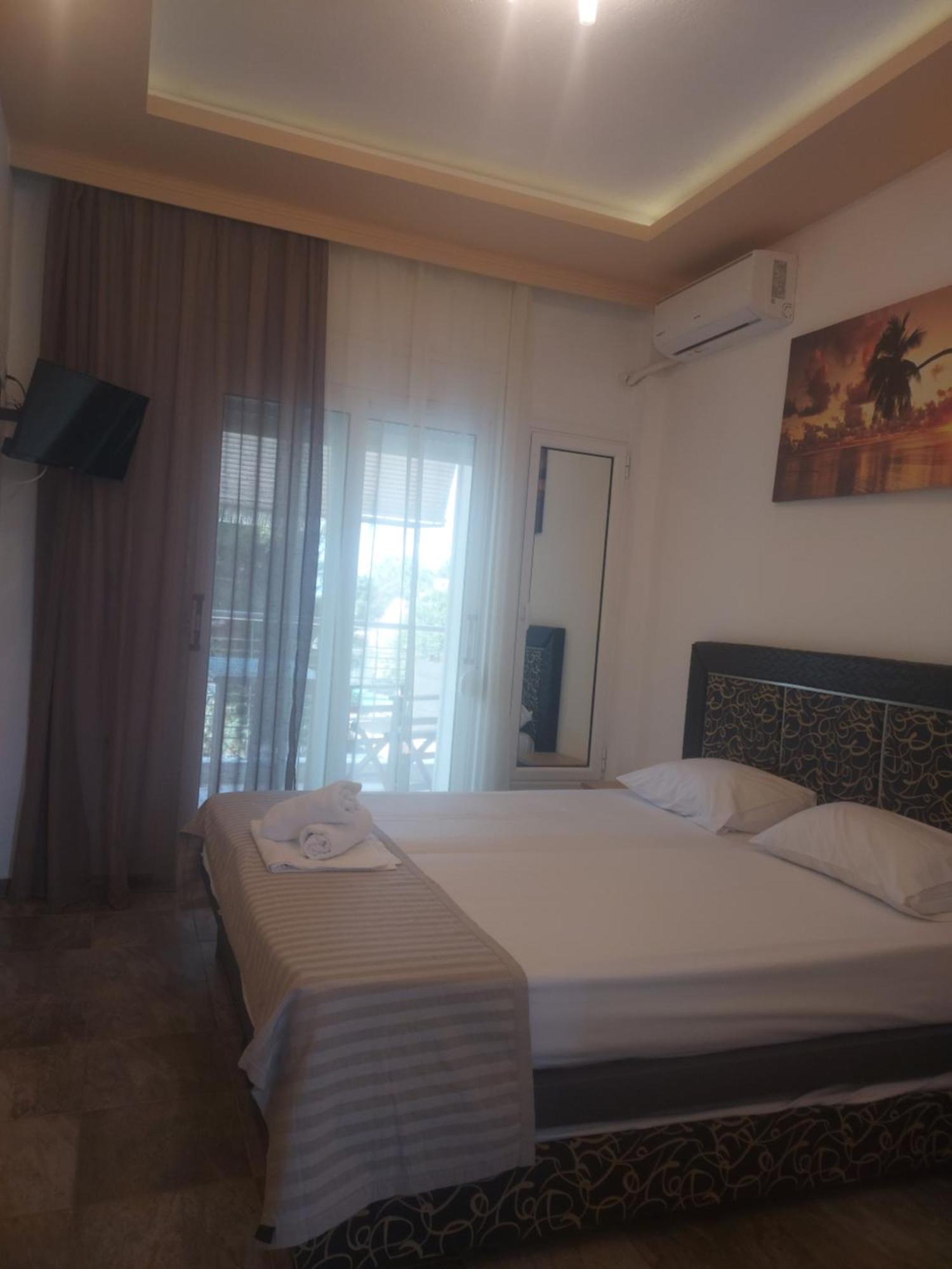 Hotel Fernando Ofrínion Zewnętrze zdjęcie