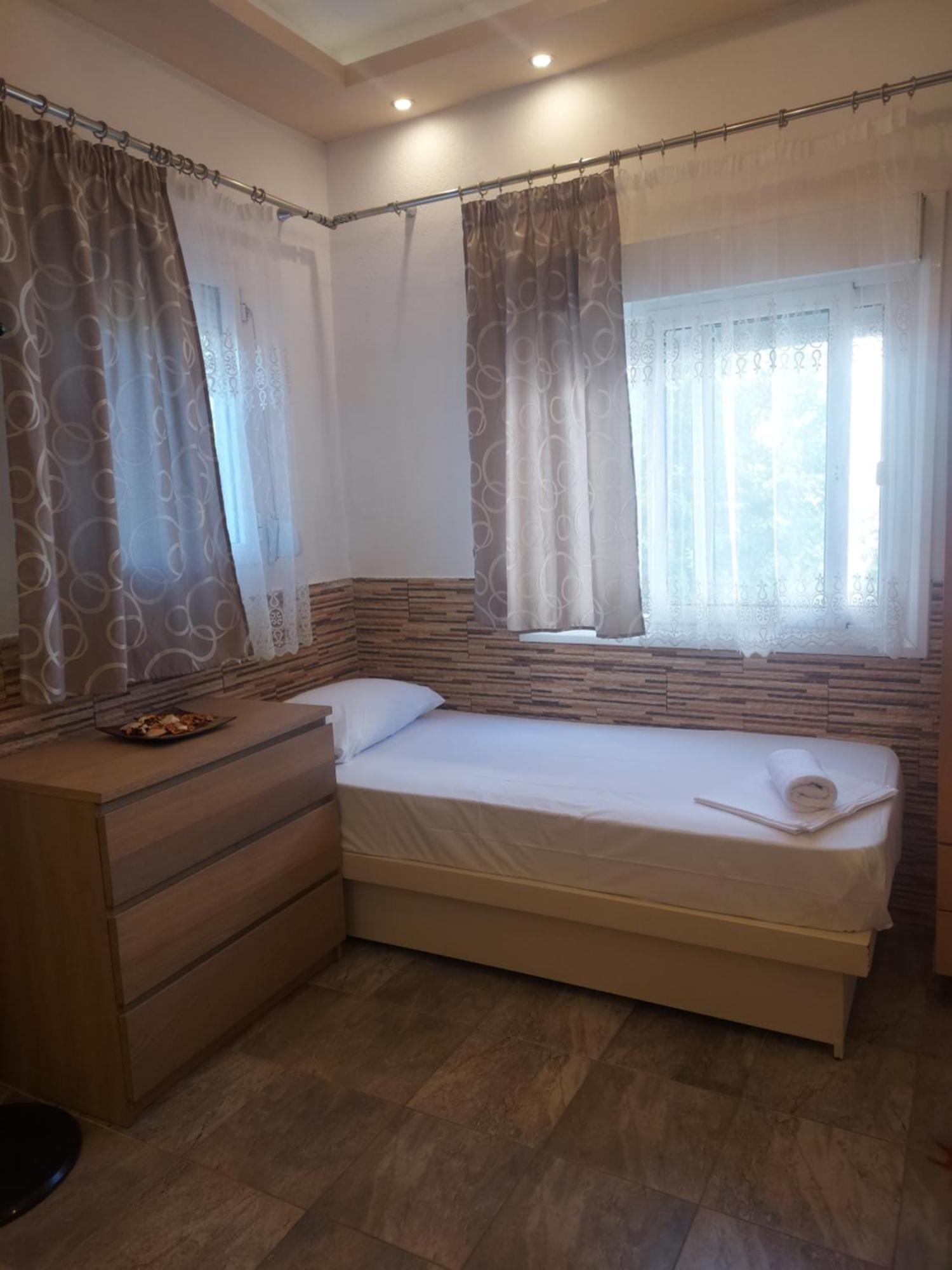 Hotel Fernando Ofrínion Zewnętrze zdjęcie