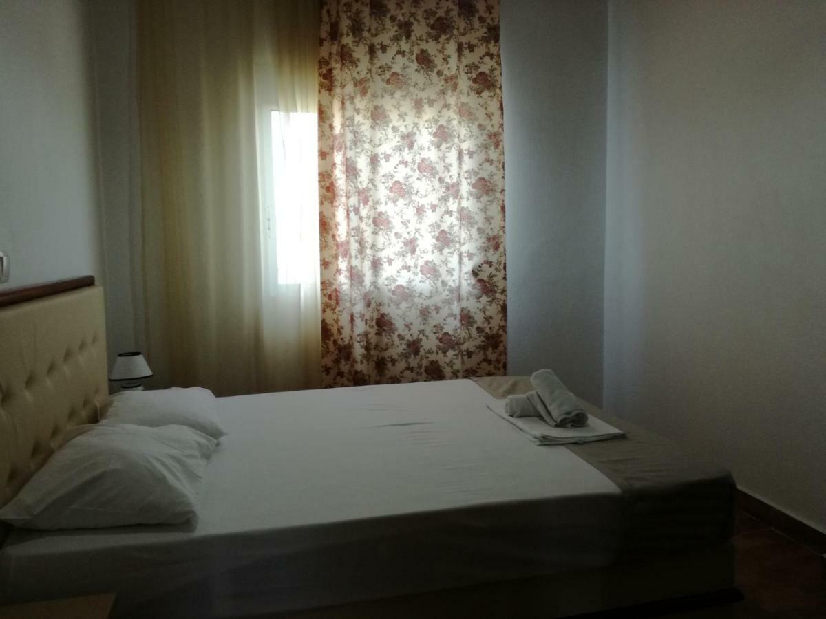 Hotel Fernando Ofrínion Zewnętrze zdjęcie